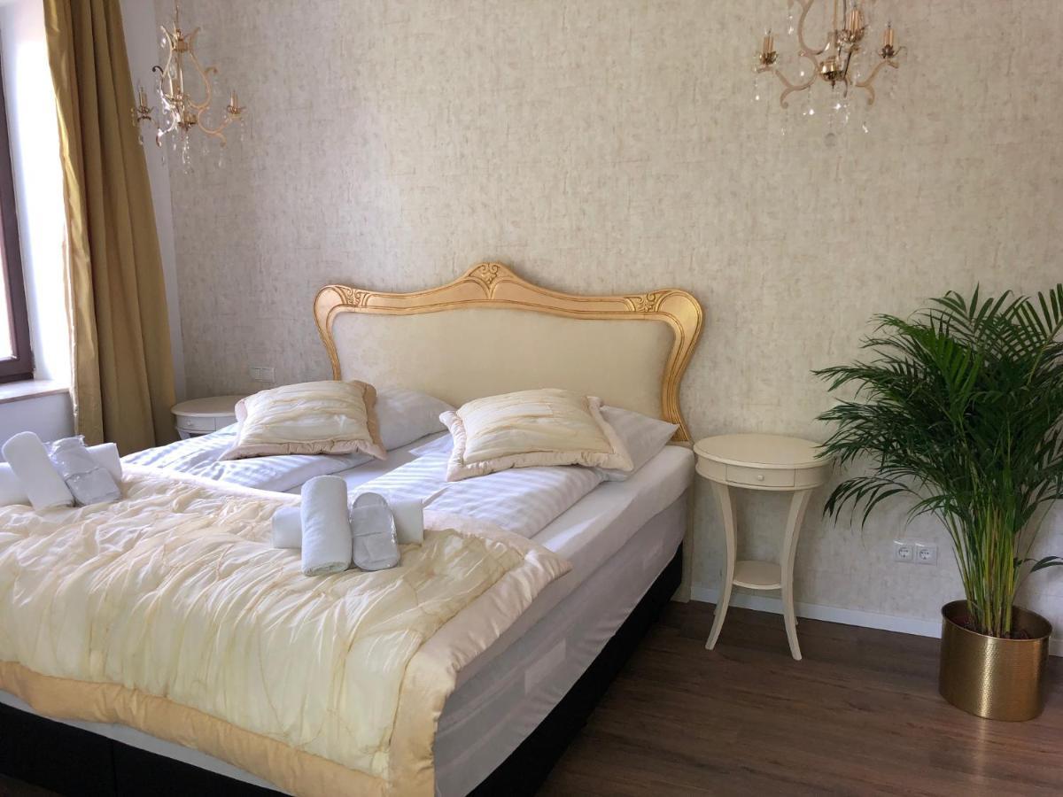 Boutique-Hotel „Altes Rathaus“ Лахщайн Екстериор снимка
