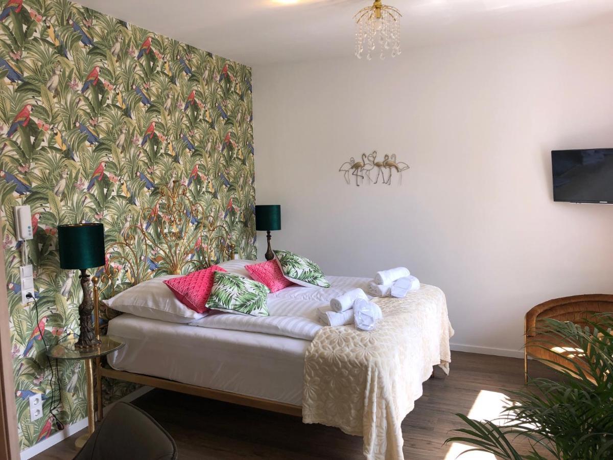Boutique-Hotel „Altes Rathaus“ Лахщайн Екстериор снимка