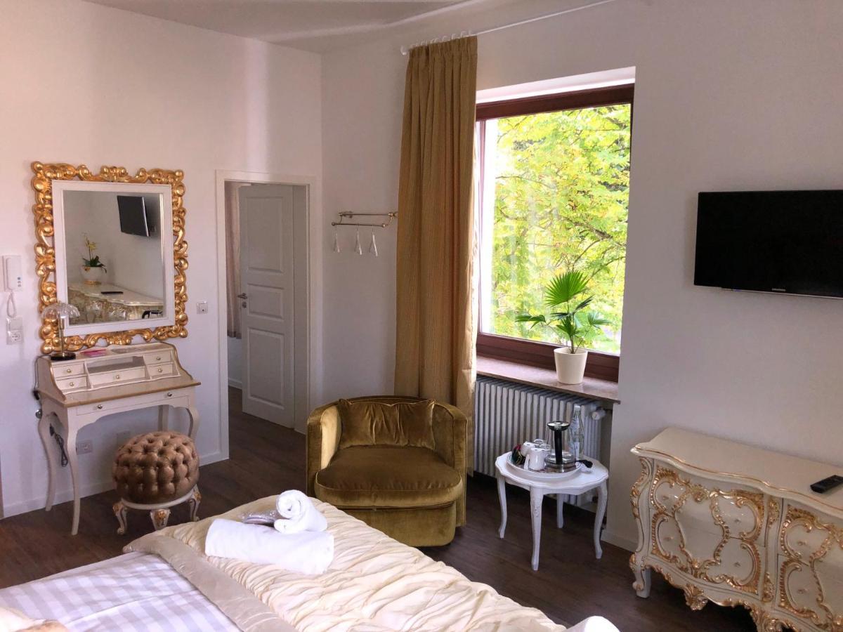Boutique-Hotel „Altes Rathaus“ Лахщайн Екстериор снимка