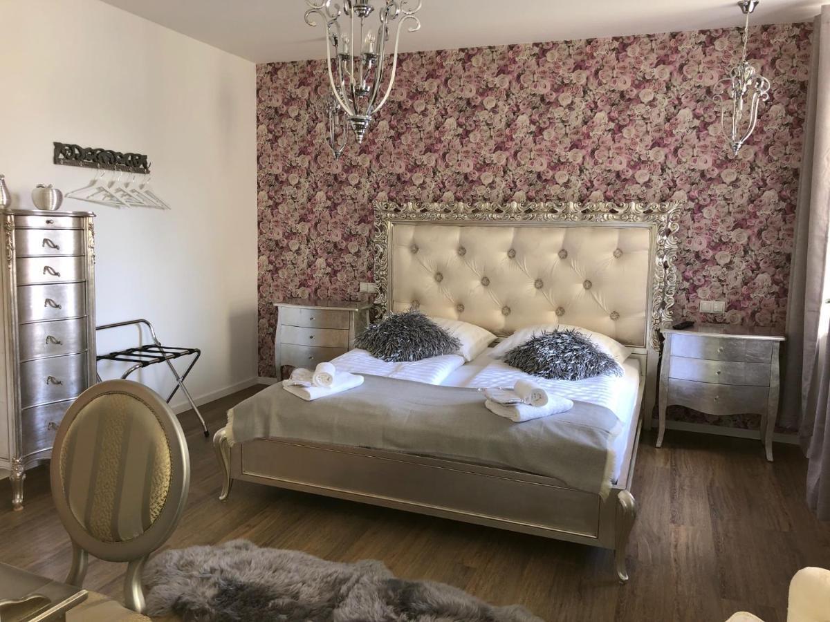 Boutique-Hotel „Altes Rathaus“ Лахщайн Екстериор снимка